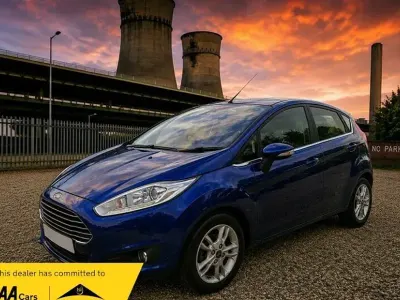 Second-hand Ford Fiesta Zetec 2017 Albastru Hatchback