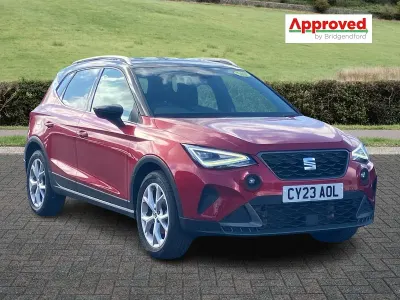 Begagnad Seat Arona FR 2023 Röd SUV