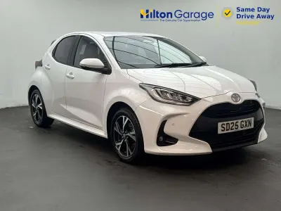 Used Toyota Yaris Design 2025 White Hatchback