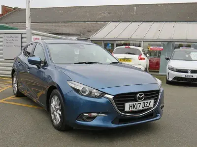 Used Mazda 3 121 HP (88 kW) 2017 Blue Hatchback