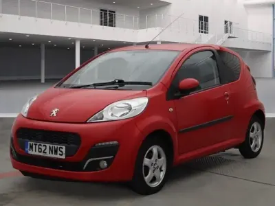 Used Peugeot 107 Allure 68 HP (50 kW) 2012 Red Hatchback