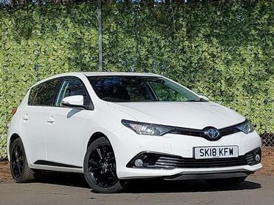 Used Toyota Auris Design 116 HP (85 kW) 2018 White Hatchback
