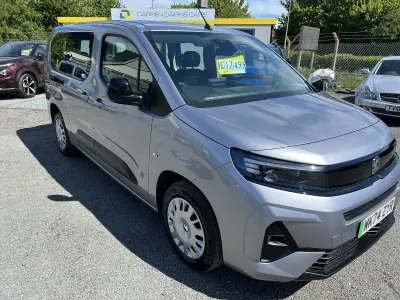 Used Vauxhall Combo Design Edition 100 kW (136 HP) 2024 Grey MPV
