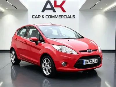 Used Ford Fiesta Zetec 82 HP (60 kW) 2012 Red Hatchback