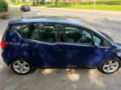 Used Vauxhall Meriva 2014 Blue MPV