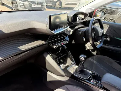 Used Peugeot 208 Allure Premium 99 HP (72 kW) 2020 Red Hatchback