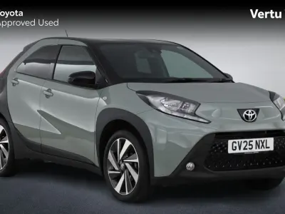Used Toyota Aygo X 72 HP (52 kW) 2025 Tarragon bitone (metallic paint) SUV