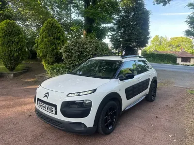 Used Citroën C4 Cactus Feel 82 HP (60 kW) 2014 White Hatchback