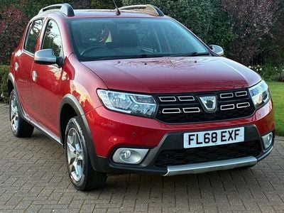 Used Dacia Sandero Lauréate 90 HP (66 kW) 2018 Red Hatchback