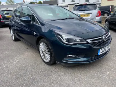 Gebraucht Vauxhall Astra Elite 105 PS (77 kW) 2016 Grün Kleinwagen