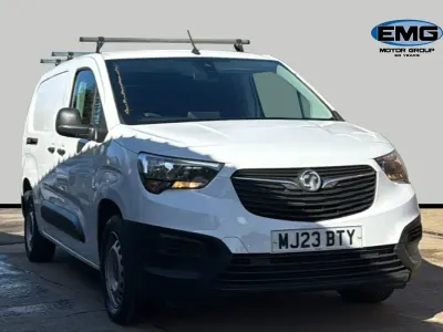 Usado Vauxhall Combo S 100 HP (73 kW) 2023 Branco Monovolume