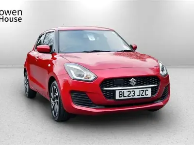 Begagnad Suzuki Swift SZ-L 83 HK (61 kW) 2023 Röd Halvkombi