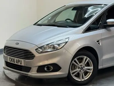Begagnad Ford S-MAX Titanium 160 HK (117 kW) 2016 Silver Minibuss
