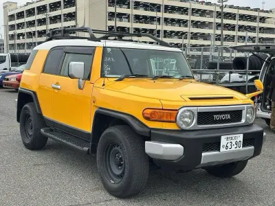 Used Toyota FJ Cruiser 260 HP (191 kW) 2011 Yellow SUV