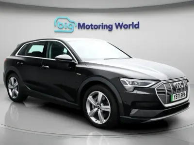 Usado Audi e-tron 230 kW (313 CV) 2022 Negro SUV