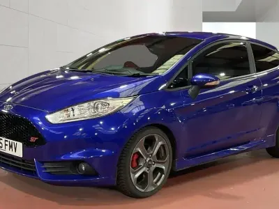 Używany Ford Fiesta ST 2015 Niebieski Hatchback