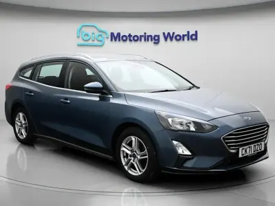 Begagnad Ford Focus Zetec 125 HK (91 kW) 2021 Blå Kombi