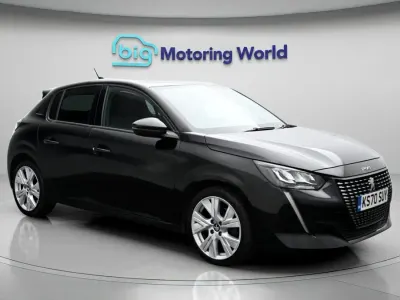Używany Peugeot 208 Allure 131 KM (96 kW) 2020 Czarny Hatchback