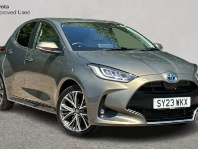 Used Toyota Yaris Hybrid 116 HP (85 kW) 2023 Titan bronze Hatchback