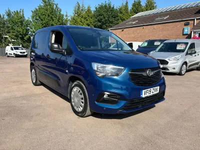 Used Vauxhall Combo Sportive 100 HP (73 kW) 2019 Blue MPV