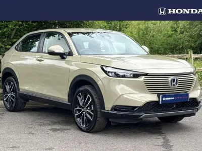 Used Honda HR-V Elegance 131 HP (96 kW) 2023 Sand khaki SUV