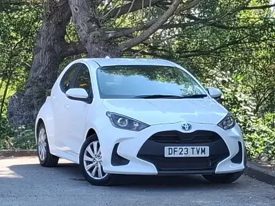 Used Toyota Yaris 116 HP (85 kW) 2023 White Hatchback