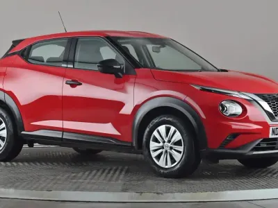 Używany Nissan Juke Visia 114 KM (83 kW) 2022 Czerwony SUV