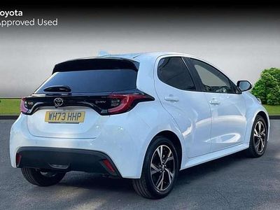 Used Toyota Yaris Hybrid Design 116 HP (85 kW) 2024 Pure white Hatchback