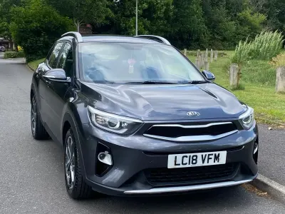 Usado Kia Stonic 108 CV (79 kW) 2018 Gris SUV