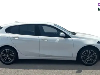 Used BMW 118 Sport Line 134 HP (98 kW) 2022 White Hatchback