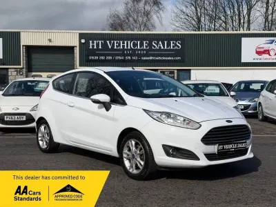 Używany Ford Fiesta Zetec 82 KM (60 kW) 2016 Biały Hatchback