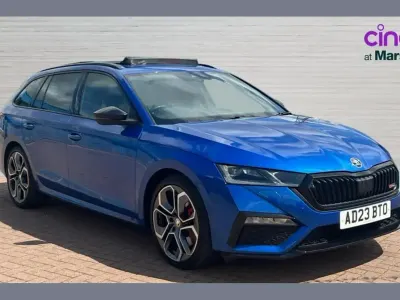 Used Skoda Octavia vRS 245 HP (180 kW) 2023 Blue Estate