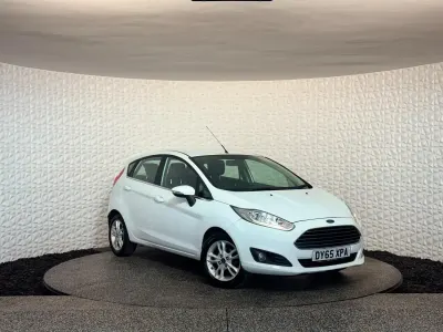 Used Ford Fiesta Zetec 2015 White Hatchback