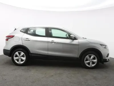 Used Nissan Qashqai Acenta Premium 115 HP (84 kW) 2018 Silver SUV