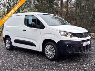 White Used 2022 Peugeot Partner Premium MPV | £9,495 (Fair price)