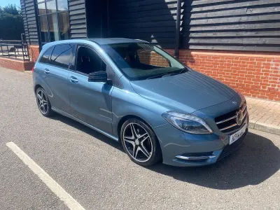 Used Mercedes B180 109 HP (80 kW) 2014 Blue Hatchback