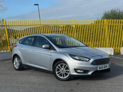 Używany Ford Focus Zetec 2016 Srebrny Hatchback