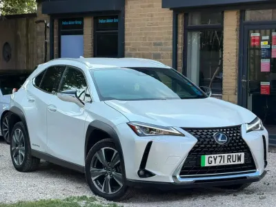 Used Lexus UX 150 kW (204 HP) 2021 White SUV