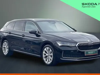 Usado Skoda Superb SE L 150 HP (110 kW) 2025 Preto Carrinha