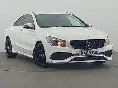 Usado Mercedes CLA180 AMG line 122 HP (89 kW) 2018 Branco Sedan