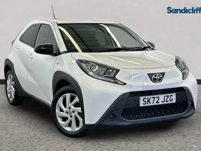Używany Toyota Aygo X PURE 72 KM (52 kW) 2022 Biały SUV