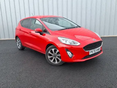 Usado Ford Fiesta Trend 95 CV (69 kW) 2020 Rojo Utilitario