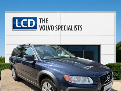 Used Volvo XC70 SE 181 HP (133 kW) 2014 Blue Estate