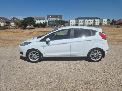Used Ford Fiesta Titanium X 125 HP (91 kW) 2014 White Hatchback