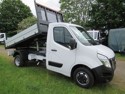 used Nissan Interstar NV400 72DCI TEKNA TIPPER RWD 145 BHP Dual rear wheel