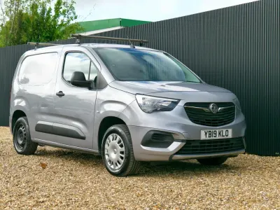 Używany Vauxhall Combo Sportive 100 KM (73 kW) 2019 Szary Minivan