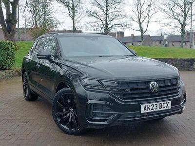 Second-hand VW Touareg Black Edition 286 CP (210 kW) 2023 Negru SUV
