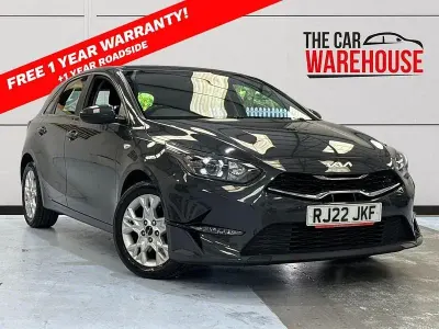 Używany Kia Ceed 118 KM (86 kW) 2022 Szary Hatchback