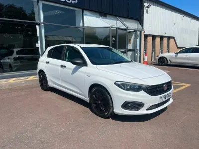 Used Fiat Tipo Easy 95 HP (69 kW) 2020 White Hatchback