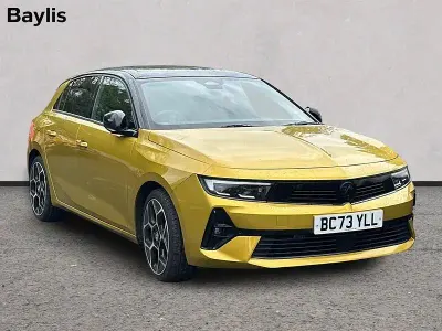 Used Vauxhall Astra Ultimate 130 HP (95 kW) 2024 Yellow/black Hatchback